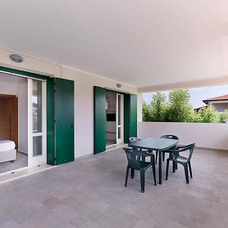 Residence Fiore Rosso Сирмионе Экстерьер фото