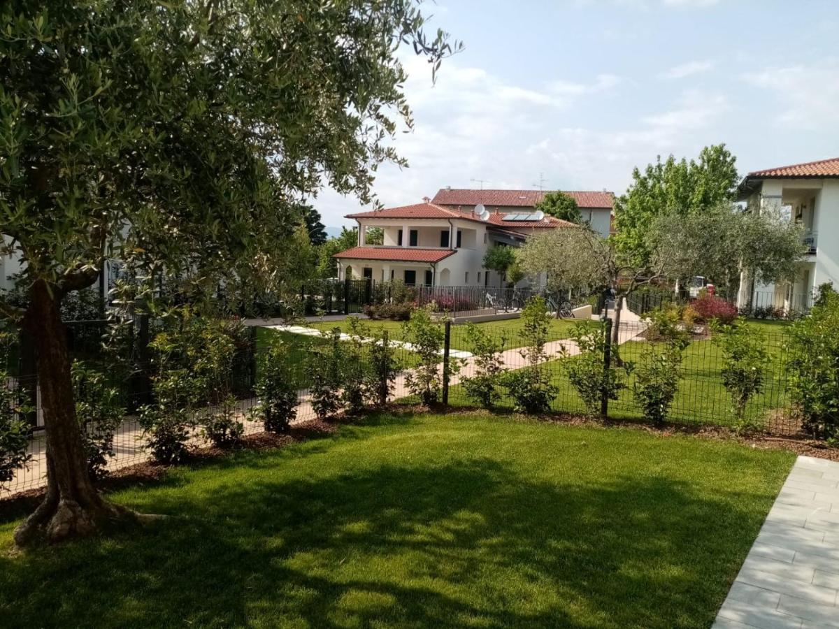 Residence Fiore Rosso Сирмионе Экстерьер фото